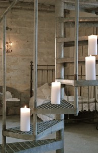 schody kręcone w stylu industrialnym